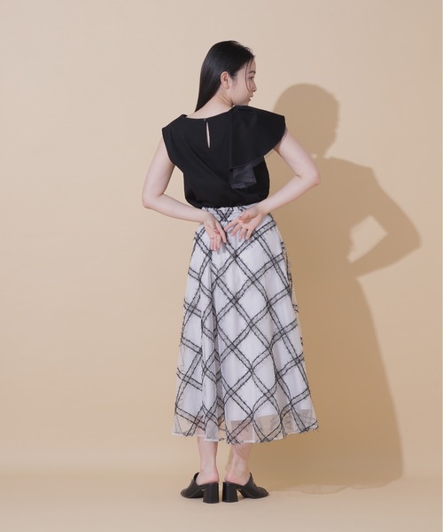 JILL by JILL STUART(ジルバイジルスチュアート)の「◇アシメラッフルトップス(Tシャツ/カットソー・レディース・ホワイト/モカ/ブラック・FREE)」の6枚目の写真