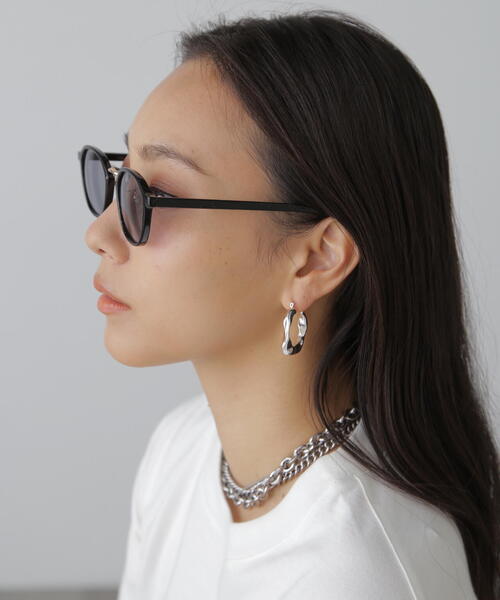 FREE'S MART（フリーズマート）の「◆ゴールドブリッジサングラス（サングラス・レディース・ブラック/ホワイト・ﾌﾘ-）」の4枚目の写真