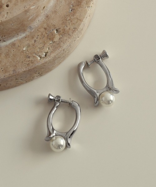 GOLDY（ゴールディ）の「スフィアー パール スクリュー フィット イヤリング（イヤリング・レディース・ゴールド/シルバー系その他/ゴールド系その他/シルバー・FREE）」の6枚目の写真