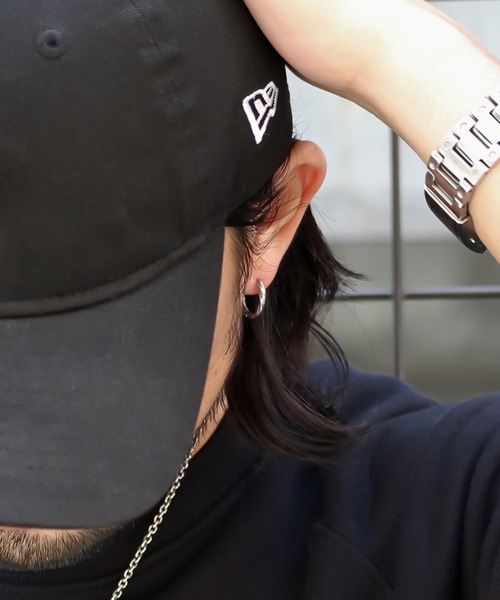 SBG(エスビー)の「インフルエンサー DAIGO × SBG ツイストフープピアス(ピアス(片耳用)・メンズ・ブラック/シルバー・FREE)」の5枚目の写真