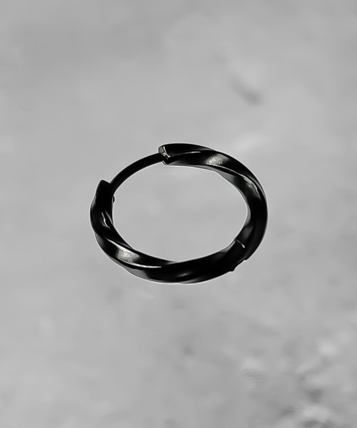 SBG(エスビー)の「インフルエンサー DAIGO × SBG ツイストフープピアス(ピアス(片耳用)・メンズ・ブラック/シルバー・FREE)」の12枚目の写真