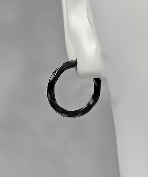 SBG(エスビー)の「インフルエンサー DAIGO × SBG ツイストフープピアス(ピアス(片耳用)・メンズ・ブラック/シルバー・FREE)」の13枚目の写真