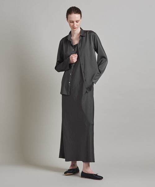 LOEFF(ロエフ)の「<LOEFF>フリュイド シャツ(シャツ/ブラウス・レディース・ダークブラウン/ダークグレー・0/1)」の3枚目の写真