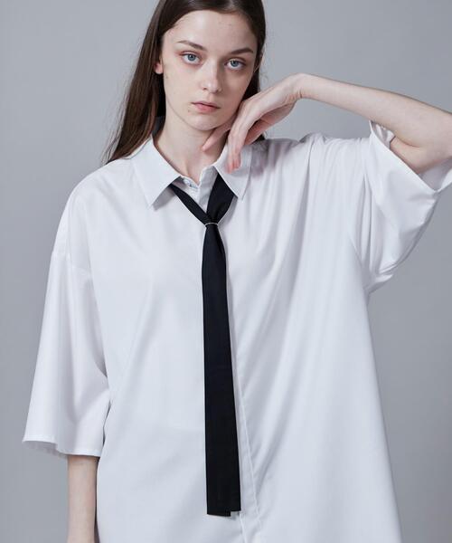 LUCY(ルーシー)の「LUCY/TRボウタイシャツ(シャツ/ブラウス・メンズ・ホワイト/ブラック・LARGE/MEDIUM)」の2枚目の写真