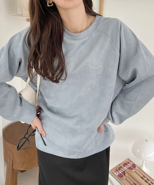 Eclat one（エクラワン）の「【Eclat one×mako】スウェード見え加工 刺繍入り クルーネック スウェット（スウェット・レディース・モカ/ライトグレー/サックスブルー/チャコールグレー・FREE）」の17枚目の写真
