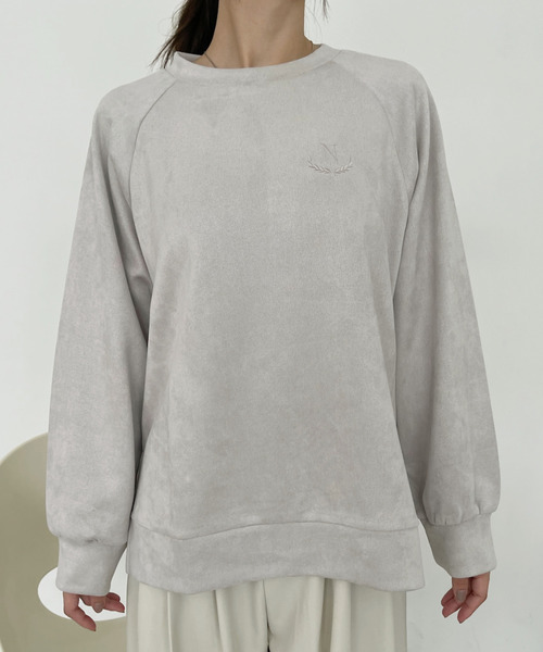 Eclat one（エクラワン）の「【Eclat one×mako】スウェード見え加工 刺繍入り クルーネック スウェット（スウェット・レディース・モカ/ライトグレー/サックスブルー/チャコールグレー・FREE）」の10枚目の写真