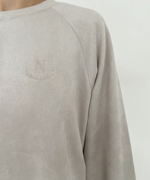 Eclat one（エクラワン）の「【Eclat one×mako】スウェード見え加工 刺繍入り クルーネック スウェット（スウェット・レディース・モカ/ライトグレー/サックスブルー/チャコールグレー・FREE）」の9枚目の写真