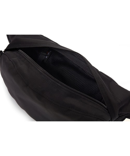 GREGORY（グレゴリー）の「テールランナー V2 TAILRUNNER V2 コーデュラバリスティックブラックライト（ボディバッグ/ウエストポーチ・メンズ・ブラック・ONE SIZE）」の5枚目の写真