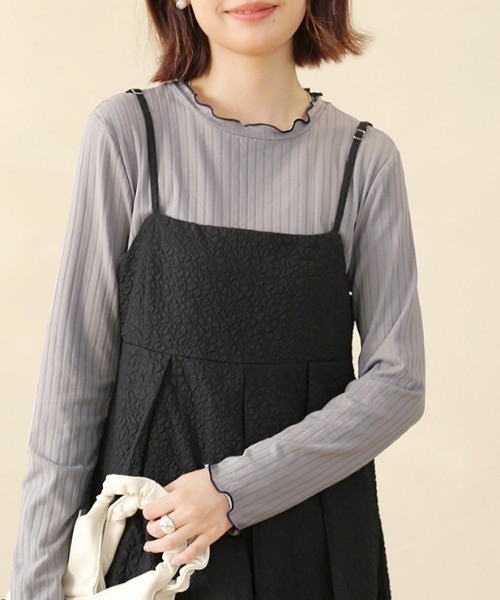 Doux Belle(ドゥーベル)の「ベーシックリブニットトップス(Tシャツ/カットソー・レディース・ネイビー/イエロー/ブラック/グレー/ブルー/オフホワイト・MEDIUM/LARGE/X-LARGE)」の4枚目の写真