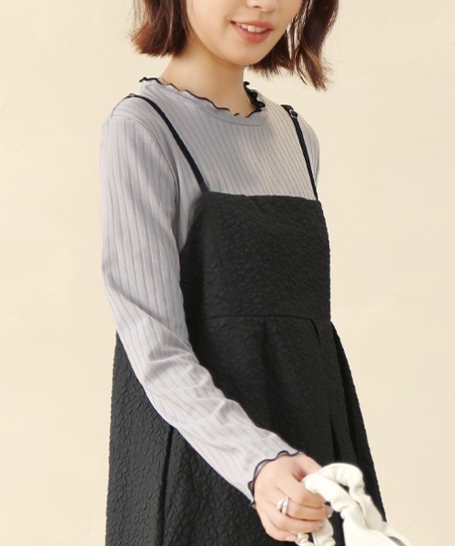 Doux Belle(ドゥーベル)の「ベーシックリブニットトップス(Tシャツ/カットソー・レディース・ネイビー/イエロー/ブラック/グレー/ブルー/オフホワイト・MEDIUM/LARGE/X-LARGE)」の20枚目の写真