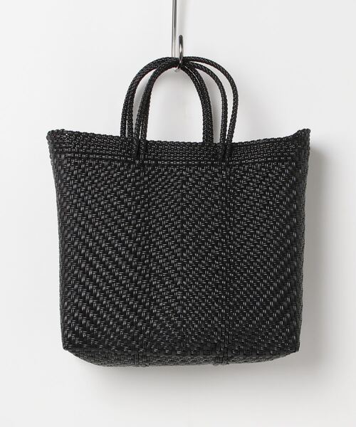 MAISON mou（メゾンムー）の「【Moon Bird/ムーンバード】手編みのメルカドバッグ（M）ARROW・DIAMOND・CHECK・MOTIF・DOT（かごバッグ・レディース・ブルー系その他/ブラック系その他/パープル系その他2/グリーン/オレンジ系その他2/ホワイト/ブルー/レッド系その他2/ホワイト系その他2/ブラック系その他2/ブラック/ライトブルー/ゴールド系その他/ゴールド/ミント/ブラック系その他3・FREE）」の4枚目の写真