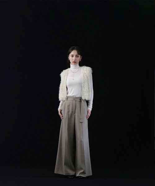 NATURAL BEAUTY BASIC（ナチュラルビューティーベーシック）の「◇【Oggi掲載】シャギーコンパクトニットベスト（ベスト・レディース・オフホワイト/チャコールグレー・FREE）」の10枚目の写真