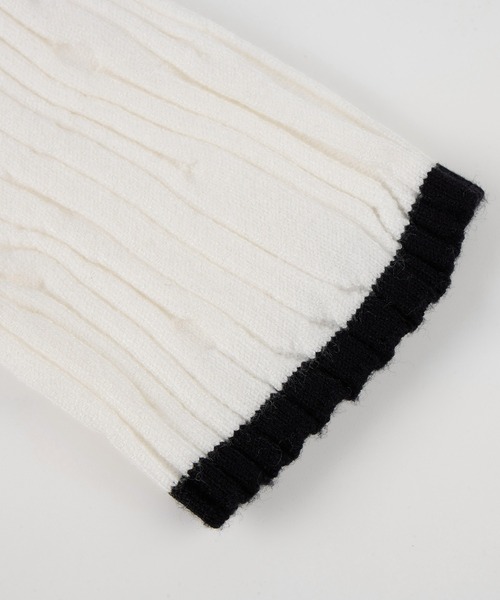 SAISON DE PAPILLON(セゾンドパピヨン)の「ランダムリブ編みぺプラム裾ニットプルオーバー(ニット/セーター・レディース・アイボリー/ブラック・M/L)」の10枚目の写真