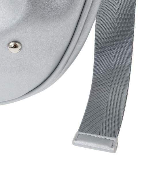 CONVERSE TOKYO（コンバーストウキョウ）の「STUDS MOON SHOULDER BAG