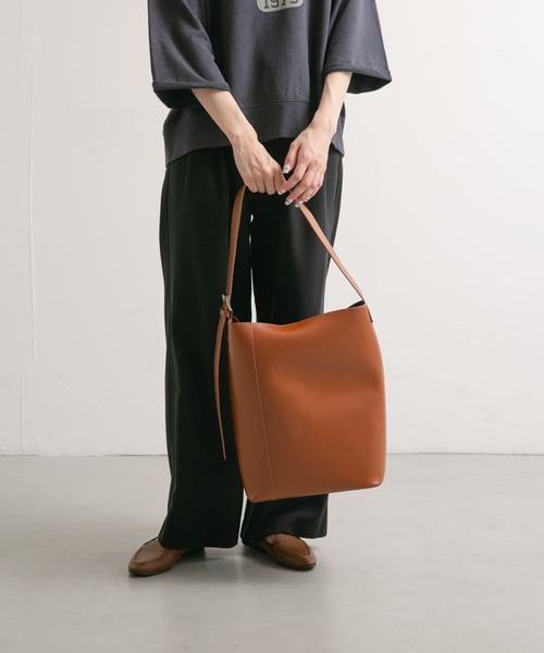 URBAN RESEARCH DOORS(アーバンリサーチドアーズ)の「ワンハンドルA4トート(トートバッグ・レディース・ブラウン/ブラック・ONE)」の5枚目の写真