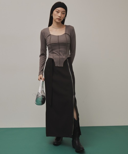 Solace(ソレイス)の「スクエアネックスリムテレコリブトップス(Tシャツ/カットソー・レディース・グレー/ブラック・FREE)」の10枚目の写真