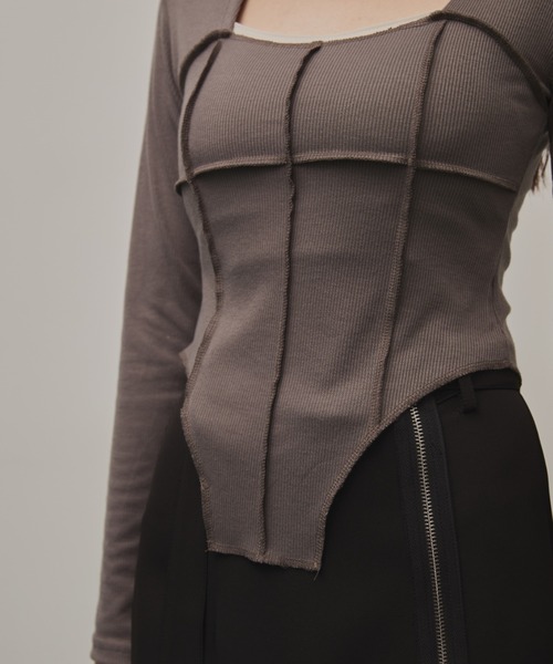 Solace(ソレイス)の「スクエアネックスリムテレコリブトップス(Tシャツ/カットソー・レディース・グレー/ブラック・FREE)」の9枚目の写真