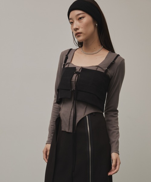 Solace(ソレイス)の「スクエアネックスリムテレコリブトップス(Tシャツ/カットソー・レディース・グレー/ブラック・FREE)」の13枚目の写真