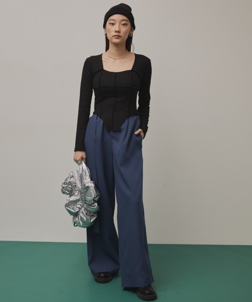 Solace(ソレイス)の「スクエアネックスリムテレコリブトップス(Tシャツ/カットソー・レディース・グレー/ブラック・FREE)」の20枚目の写真