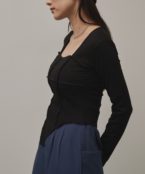 Solace(ソレイス)の「スクエアネックスリムテレコリブトップス(Tシャツ/カットソー・レディース・グレー/ブラック・FREE)」の15枚目の写真