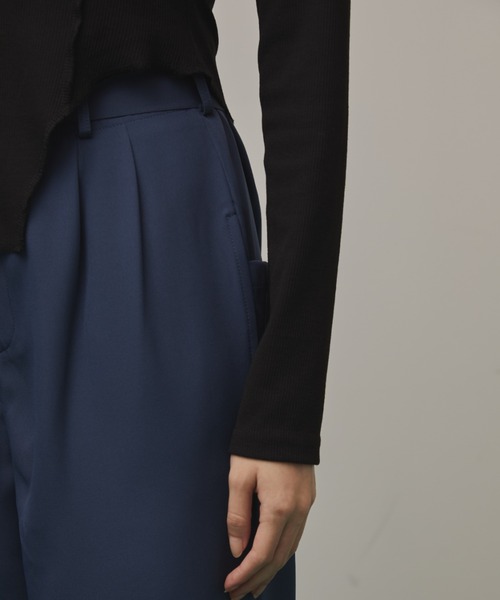 Solace(ソレイス)の「スクエアネックスリムテレコリブトップス(Tシャツ/カットソー・レディース・グレー/ブラック・FREE)」の18枚目の写真