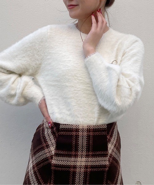 one way（ワンウェイ）の「リボンブローチ付きフェザープルニット（ニット/セーター・レディース・レッド/ホワイト/グレー/ピンク・FREE）」の13枚目の写真