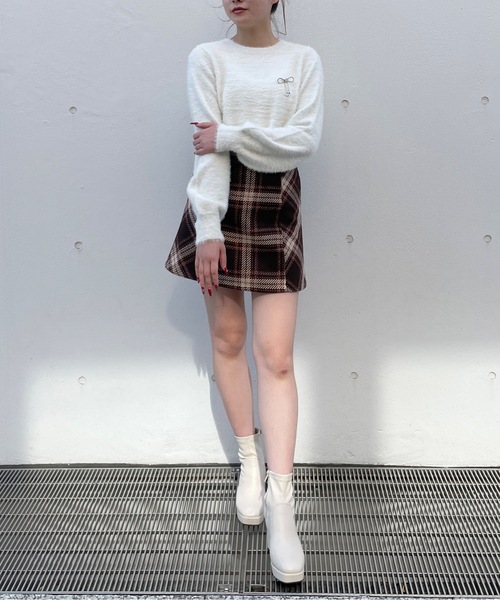 one way（ワンウェイ）の「リボンブローチ付きフェザープルニット（ニット/セーター・レディース・レッド/ホワイト/グレー/ピンク・FREE）」の14枚目の写真