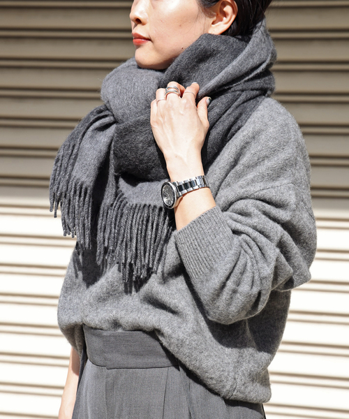 THROW（スロー）の「【THROW/スロー】シャギーカラーストール（マフラー・レディース・チャコールグレー・FREE）」の5枚目の写真