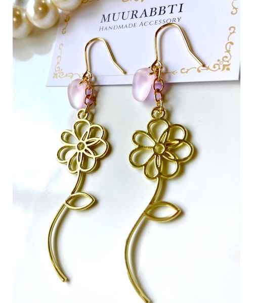 tone（トーン）の「【MUURABBTI】一輪の花とペタルビーズピアス(MA)（ピアス（両耳用）・レディース・ピンク・FREE）」の2枚目の写真