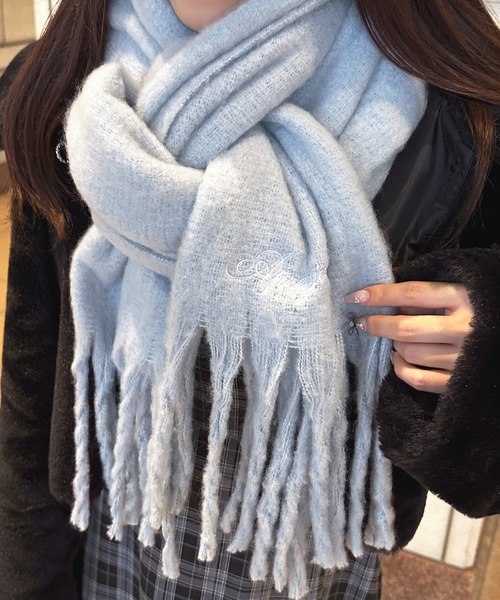 apres jour（アプレジュール）の「アソート刺繍入りマフラー【ZOZOTOWN限定アイテム】（マフラー・レディース・ライトブルー/ブラック/オフホワイト/ピンク系その他/ブラウン系その他・FREE）」の2枚目の写真