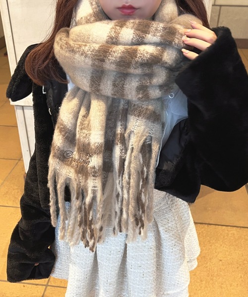 apres jour（アプレジュール）の「アソート刺繍入りマフラー【ZOZOTOWN限定アイテム】（マフラー・レディース・ライトブルー/ブラック/オフホワイト/ピンク系その他/ブラウン系その他・FREE）」の13枚目の写真