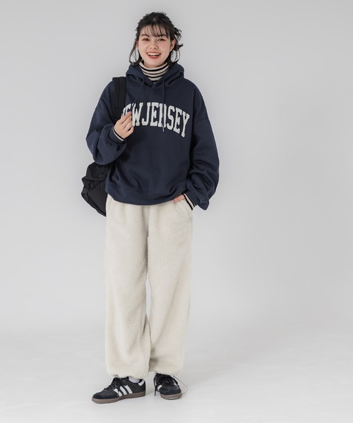 coca(coca)(コカ)の「ボアイージーパンツ 裾ドロスト(その他パンツ・レディース・チャコール/ライトベージュ・L/M)」の4枚目の写真