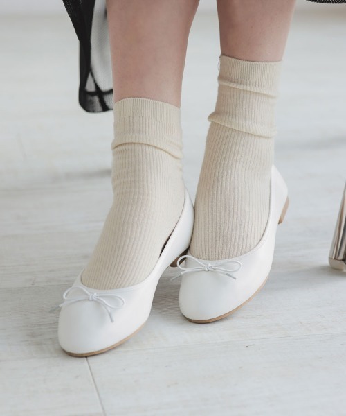 DONOBAN(ドノバン)の「ラウンドトゥバレエシューズ(バレエシューズ・レディース・ライトグレー/ブラック/アイボリー/ベージュ・M)」の2枚目の写真