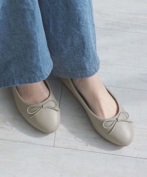 DONOBAN(ドノバン)の「ラウンドトゥバレエシューズ(バレエシューズ・レディース・ライトグレー/ブラック/アイボリー/ベージュ・M)」の1枚目の写真