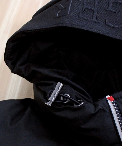 TOMMY HILFIGER（トミーヒルフィガー）の「ヒルフィガー ダウン フード付きジャケット Men's Hilfiger Down Hooded Jacket（ダウンジャケット/コート・メンズ・ブラック・S/M/L）」の9枚目の写真