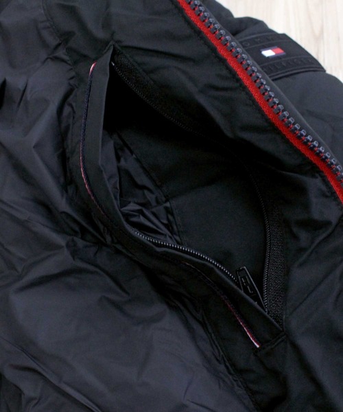 TOMMY HILFIGER（トミーヒルフィガー）の「ヒルフィガー ダウン フード付きジャケット Men's Hilfiger Down Hooded Jacket（ダウンジャケット/コート・メンズ・ブラック・S/M/L）」の7枚目の写真