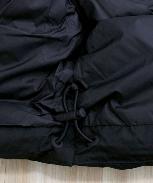 TOMMY HILFIGER（トミーヒルフィガー）の「ヒルフィガー ダウン フード付きジャケット Men's Hilfiger Down Hooded Jacket（ダウンジャケット/コート・メンズ・ブラック・S/M/L）」の15枚目の写真