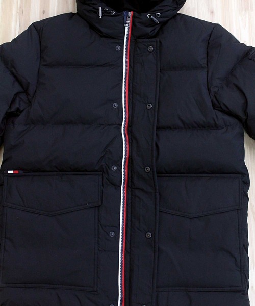 TOMMY HILFIGER（トミーヒルフィガー）の「ヒルフィガー ダウン フード付きジャケット Men's Hilfiger Down Hooded Jacket（ダウンジャケット/コート・メンズ・ブラック・S/M/L）」の5枚目の写真