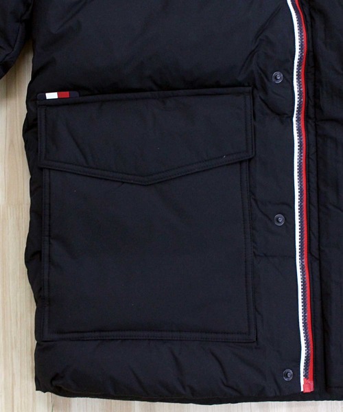 TOMMY HILFIGER（トミーヒルフィガー）の「ヒルフィガー ダウン フード付きジャケット Men's Hilfiger Down Hooded Jacket（ダウンジャケット/コート・メンズ・ブラック・S/M/L）」の3枚目の写真