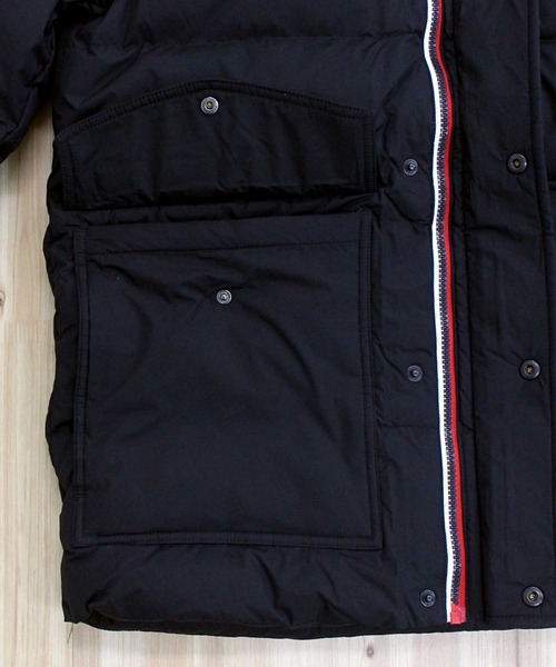 TOMMY HILFIGER（トミーヒルフィガー）の「ヒルフィガー ダウン フード付きジャケット Men's Hilfiger Down Hooded Jacket（ダウンジャケット/コート・メンズ・ブラック・S/M/L）」の2枚目の写真