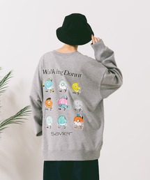SAVIER（サビアー）の「【SAVIER/サビアー】WALKING DONUTSコラボ / バックプリント ビッグシルエット スウェットトレーナー ワンポイント刺繍 ブランドロゴ（スウェット）」