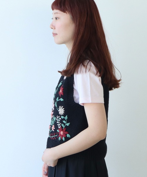 24SS bulle de savon ネパールハンドニット クロシェ ベスト セール】○ネパールハンドニット 花束刺繍ベスト（ベスト