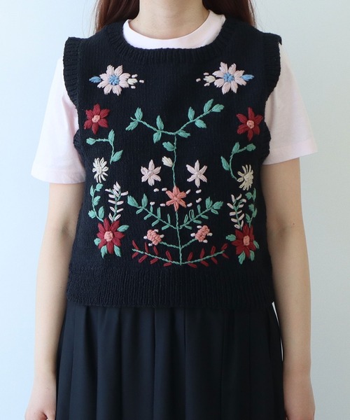 24SS bulle de savon ネパールハンドニット クロシェ ベスト セール】○ネパールハンドニット 花束刺繍ベスト（ベスト