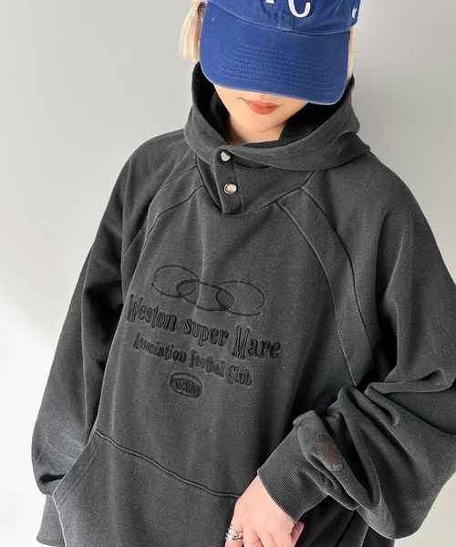 Java(ジャバ)の「《Javaジャバコラボ》個性が際立つアートな一着!ヴィンテージ風フットボールデザインピグメントオーバーサイズパーカー(長袖)(パーカー・メンズ・ブルー系/ベージュ系その他/チャコールグレー・X-LARGE/LARGE/MEDIUM/SMALL)」の11枚目の写真