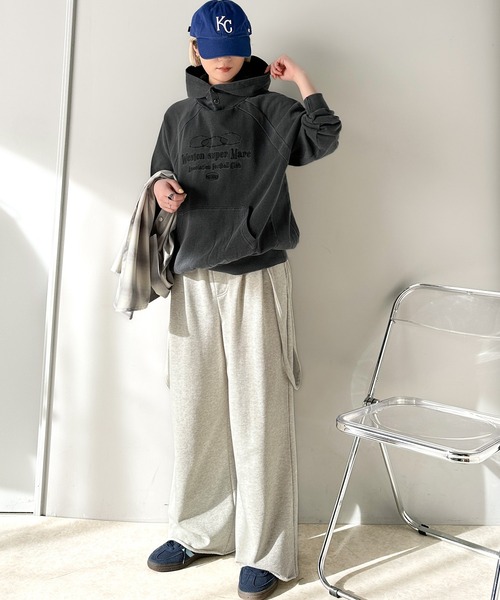 Java(ジャバ)の「《Javaジャバコラボ》個性が際立つアートな一着!ヴィンテージ風フットボールデザインピグメントオーバーサイズパーカー(長袖)(パーカー・メンズ・ブルー系/ベージュ系その他/チャコールグレー・X-LARGE/LARGE/MEDIUM/SMALL)」の12枚目の写真