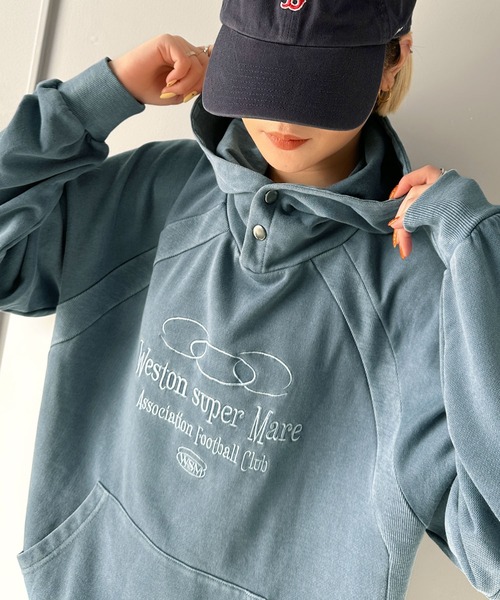 Java(ジャバ)の「《Javaジャバコラボ》個性が際立つアートな一着!ヴィンテージ風フットボールデザインピグメントオーバーサイズパーカー(長袖)(パーカー・メンズ・ブルー系/ベージュ系その他/チャコールグレー・X-LARGE/LARGE/MEDIUM/SMALL)」の21枚目の写真