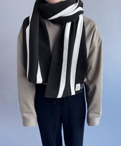 EDIT. FOR LULU(エディットフォールル)の「【A.E. Clothier FOR LULU】SCHOOL SCARF(マフラー・レディース・ブラック/ピンク・FREE)」の2枚目の写真