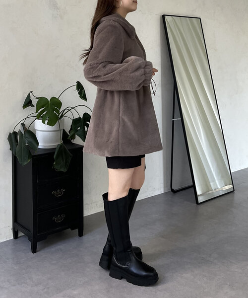 prose verse(プロズヴェール)の「【ウエストドロスト付き】ペプラムファーコート(その他アウター・レディース・アイボリー/ピンク/モカ・MEDIUM)」の8枚目の写真