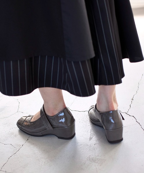 D'ICI(ディッシィ)の「アンクルベルトスクエアパンプス(パンプス・レディース・ライトブラック/グレー系その他/ブラック系その他3/タイガーカモ/トップグレー/ブラック・22cm/22.5cm/23cm/23.5cm/24cm/24.5cm/21.5㎝/25cm)」の13枚目の写真