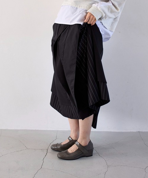 D'ICI(ディッシィ)の「アンクルベルトスクエアパンプス(パンプス・レディース・ライトブラック/グレー系その他/ブラック系その他3/タイガーカモ/トップグレー/ブラック・22cm/22.5cm/23cm/23.5cm/24cm/24.5cm/21.5㎝/25cm)」の14枚目の写真